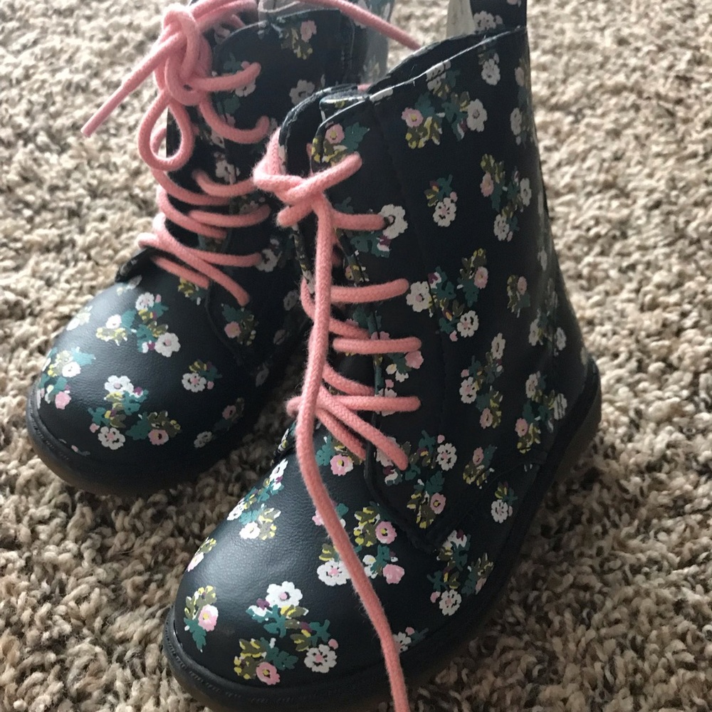 NWT Old Navy Size 7 Toddler Boots
